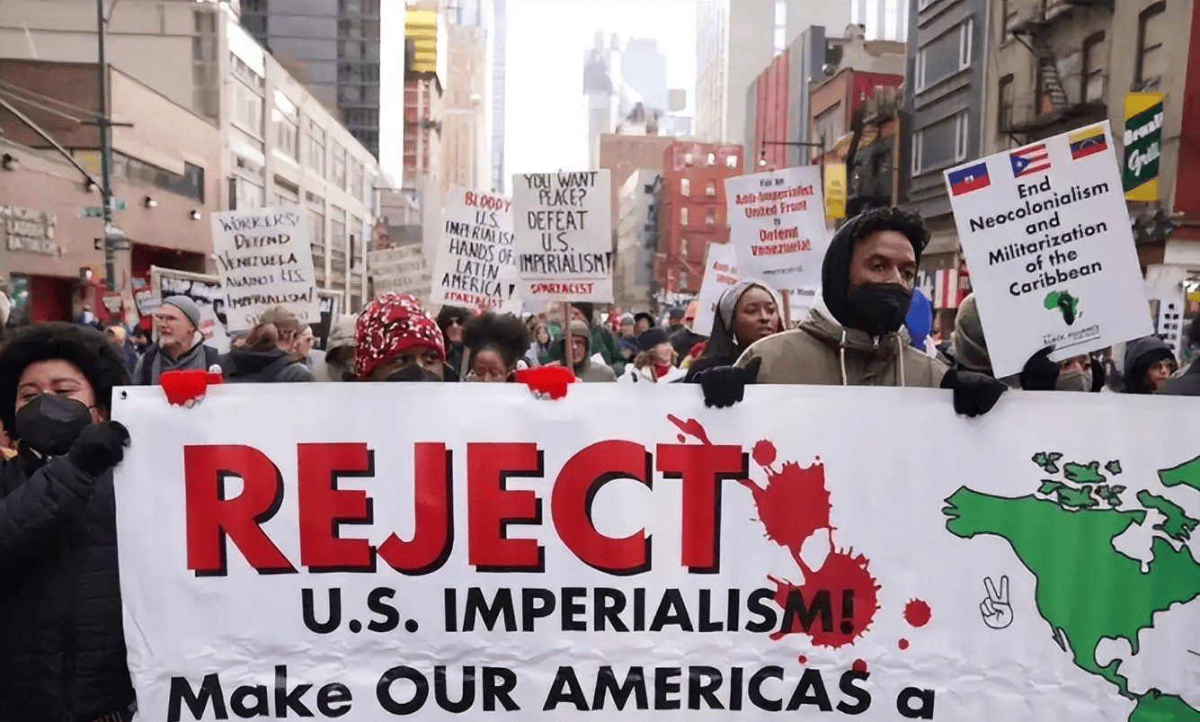 特朗普摊大事!马杜罗被抓,美103城爆发抗议,多国要求立即释放