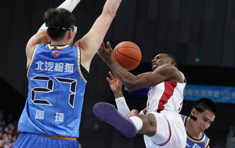 张宁14分关键球定胜局 山西客场逆转击败北京