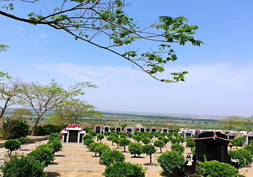 金沙娱乐- 金沙娱乐城- 澳门在线城陵园公墓最新报价及生态陵园优势详解