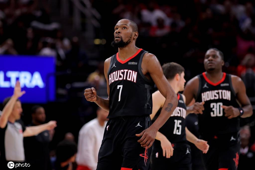 西部排位大战争夺惨烈 湖人领跑火箭形势堪忧