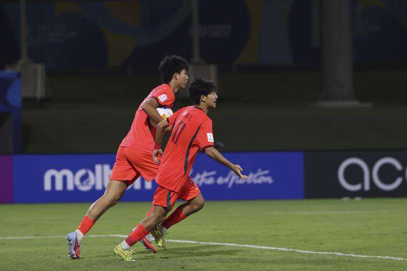 遭双杀！U17亚洲杯-国足连追两球2-3日本收获亚军