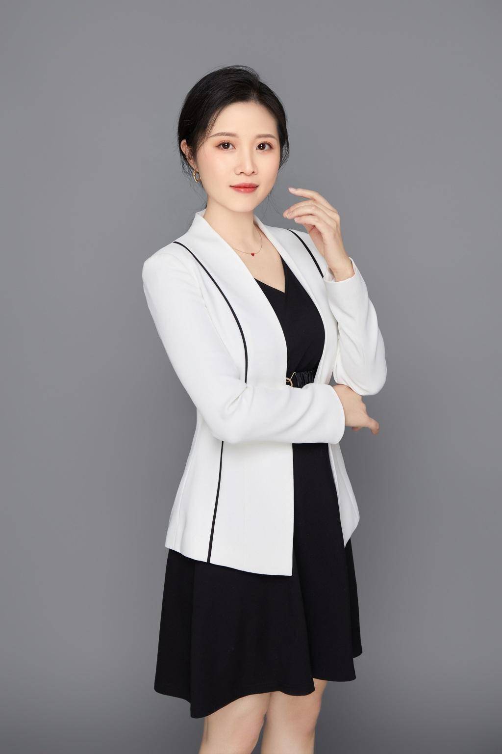 周静怡律师 ：山东华赛律师事务所专职律师擅长领域：婚姻家事纠纷、公司