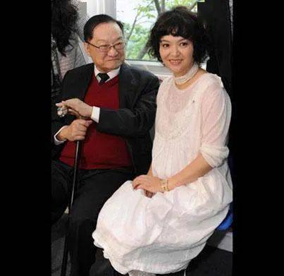 今天，金庸先生100诞辰，重温他的书法！