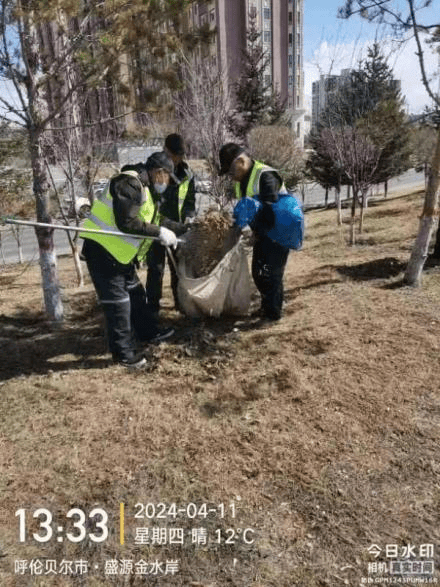 园林绿化服务中心：全面清6t体育理绿化带 守护绿色风景线(图1)