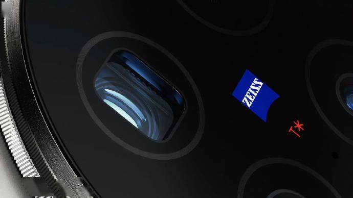 vivo X100 Ultra 手机相机曝光：蓝图影像 + 蔡司+ 潜望式摄像头