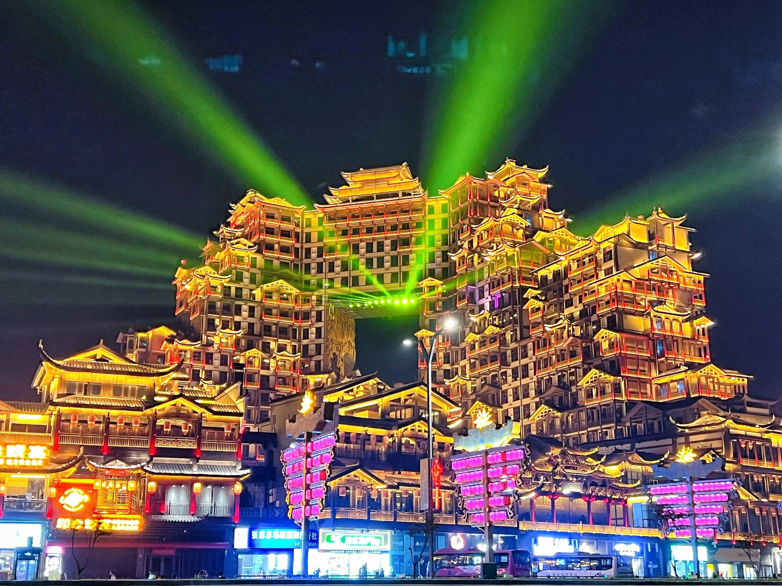 7月张家界旅游热不热呀 ,本地人都这样玩！