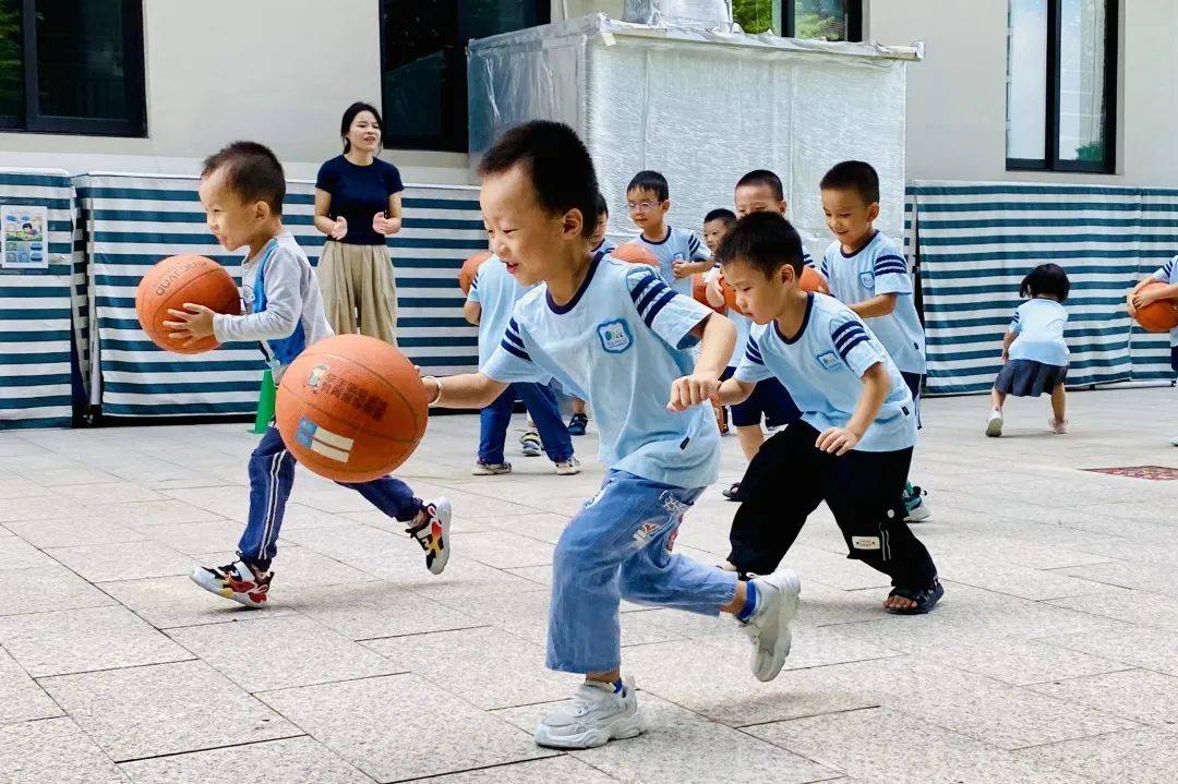 海蓝幼儿园——童心“趣”生活活力“篮”不住 活力绿教育㉗(图5)