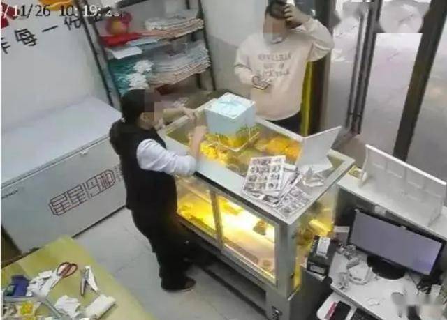 鲜花投诉潮？长沙蛋糕店遭遇投诉：6686体育网址职业打假还是恶意举报？(图1)