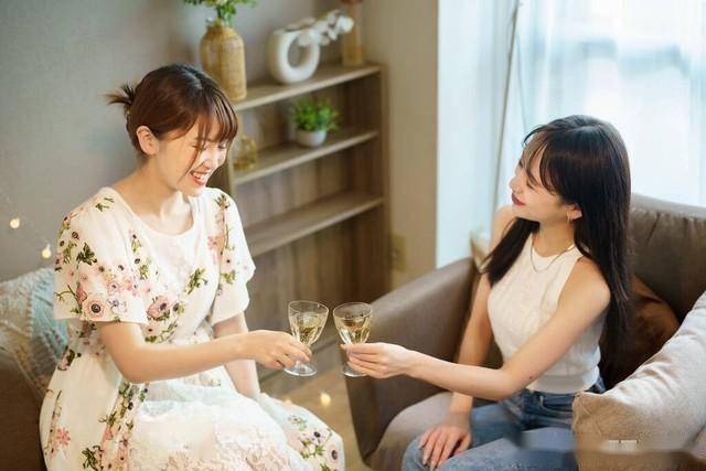 我住表嫂家5年，如今我月薪8000表嫂帮我介绍对象，我俩情同姐妹