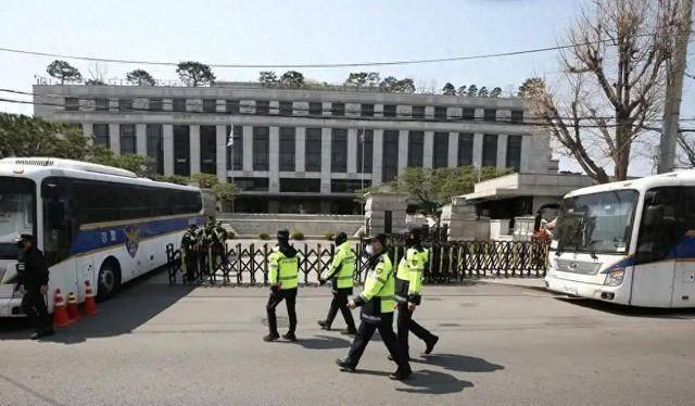 反转！李在明适配率暴跌，韩国迎来“抗华”热潮，惊现幕后操纵者