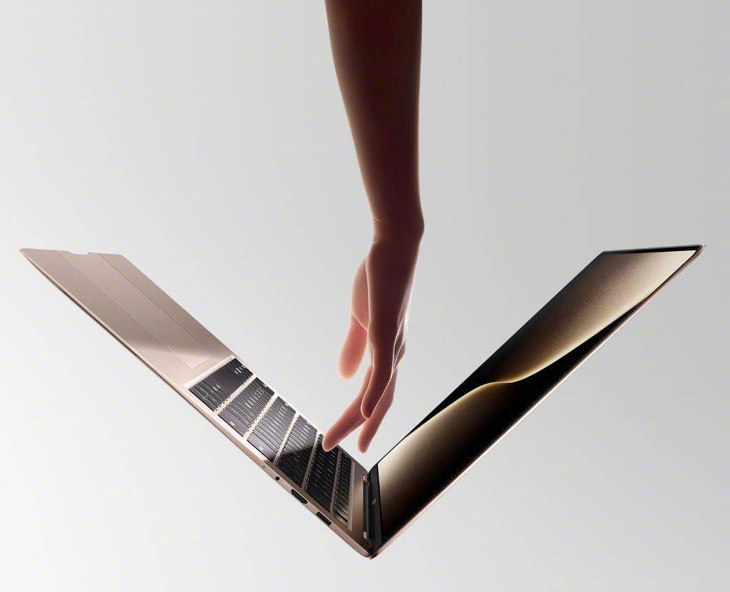 明日发布：荣耀 MagicBook Art 14 2025 笔记本跑分曝光