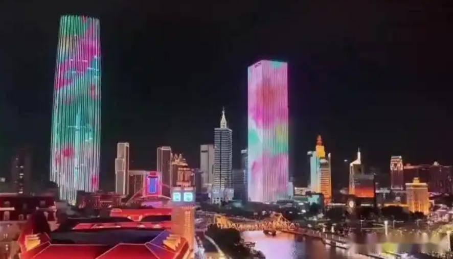 原创             参加天津上合活动的印度著名主持人对记者表示：虽然中国的机器人非常先进，但是印度制造的产品也非常好，中国消费者可以购买