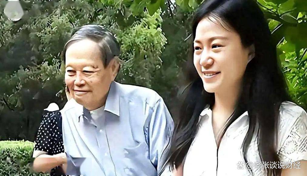 太突然了，杨振宁老先生走了，最放心不下的不是74岁的儿子，而是现在快50岁的妻子翁帆了吧