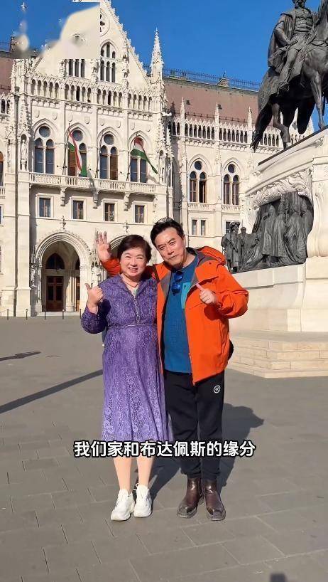 陈佩斯三兄妹罕见同框!75岁大哥老得认不出,妹妹却年轻富态有活力