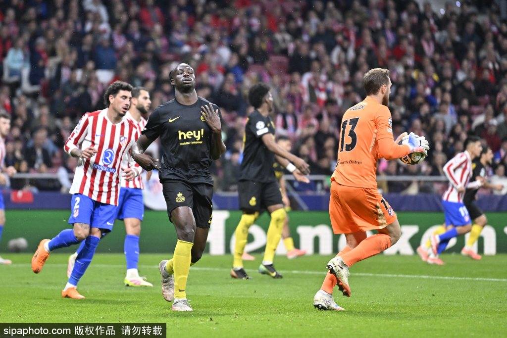 梅西再现神技！劳塔罗助攻，阿根廷2-0安哥拉背后的战术秘密