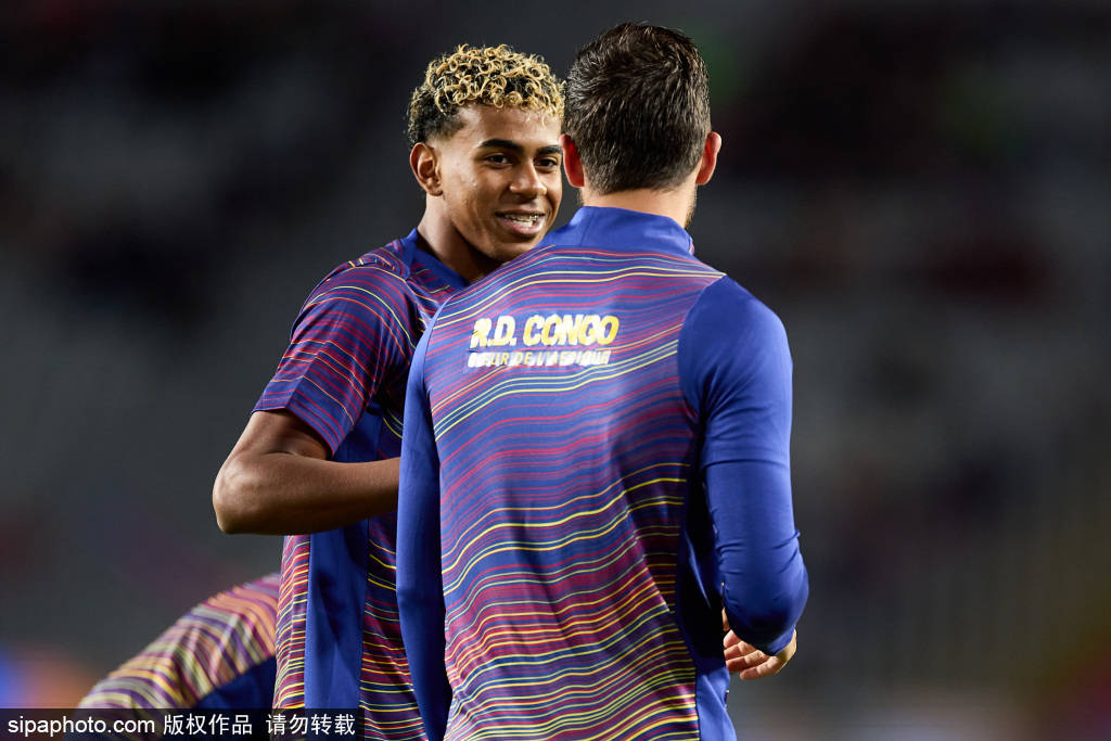 4-0！巴萨王者归来！909天后重返诺坎普首战狂胜，莱万破门费兰梅开二度