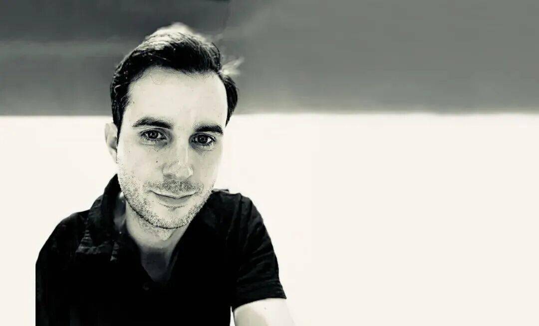 突发!iPhone“液态玻璃”缔造者跳槽 Meta,苹果设计团队大地震了