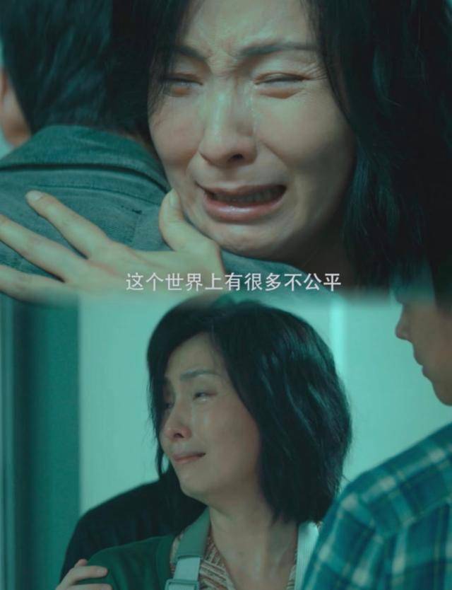 53岁陶虹与家人聚餐,17岁女儿徐小宝变漂亮了,长得像爸爸徐峥