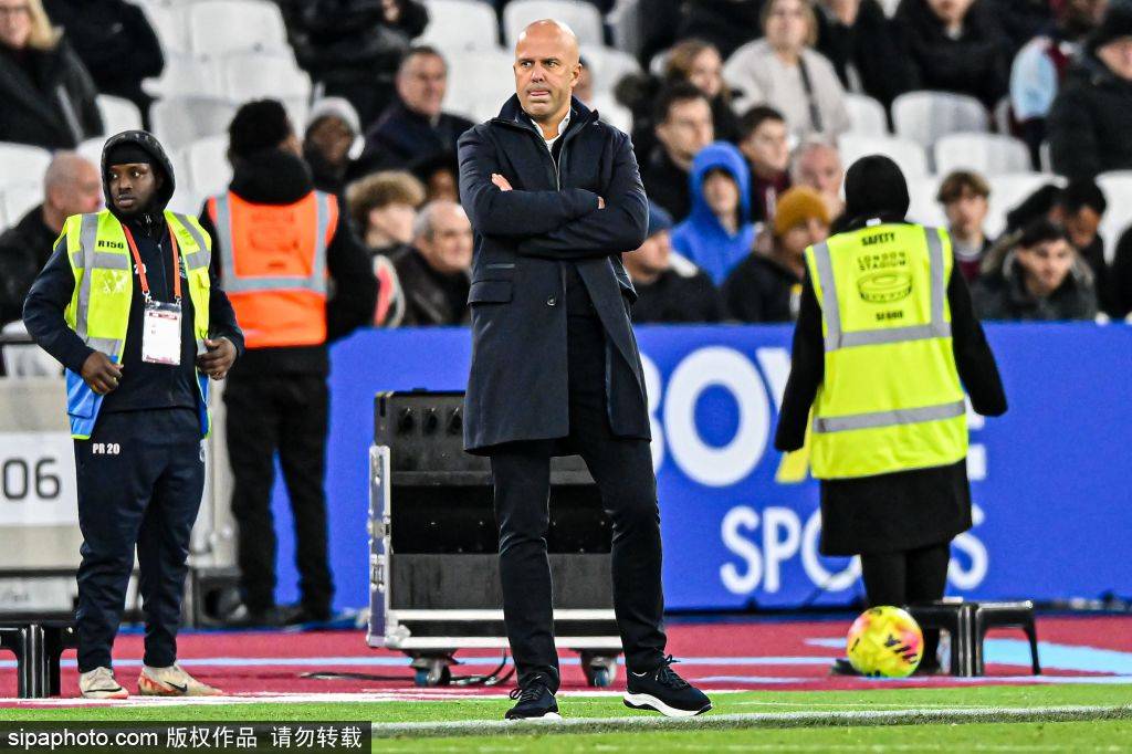 “利物浦前锋亚历山大·伊萨克重伤红军攻坚战