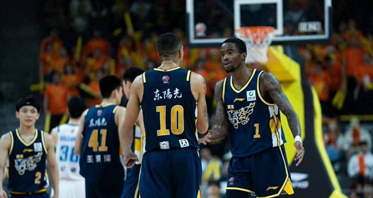 广东队错判CBA昏哨一回合两次判错篮协官宣为杜锋CBA盘口与数据深度__今日盘口分析·大小分策略·球队档案正名