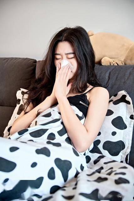 感冒用药不踩坑！7种常用感冒药对症指南，风寒风热一眼分清