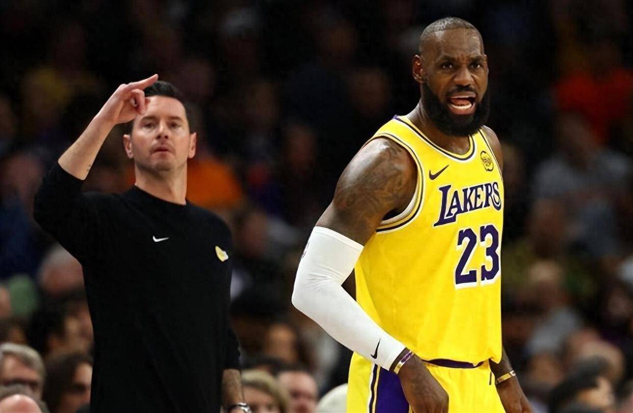 “湖人豪取3连胜赛后叫扬叔 - 全网最会整