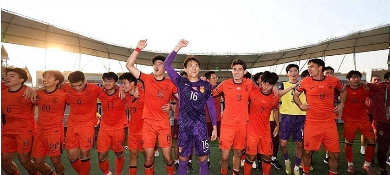 U23亚洲杯_U23亚洲杯直播_赛事直播LIVE国足4：2点杀乌兹杀进4强名宿范志毅做出精彩点评句句切中要害