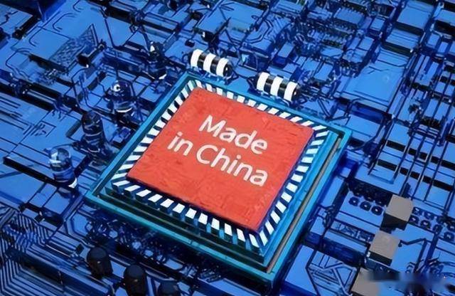 原创 华为海外炸场!8192张昇腾卡碾压英伟达,全球最强超节点惊呆西方