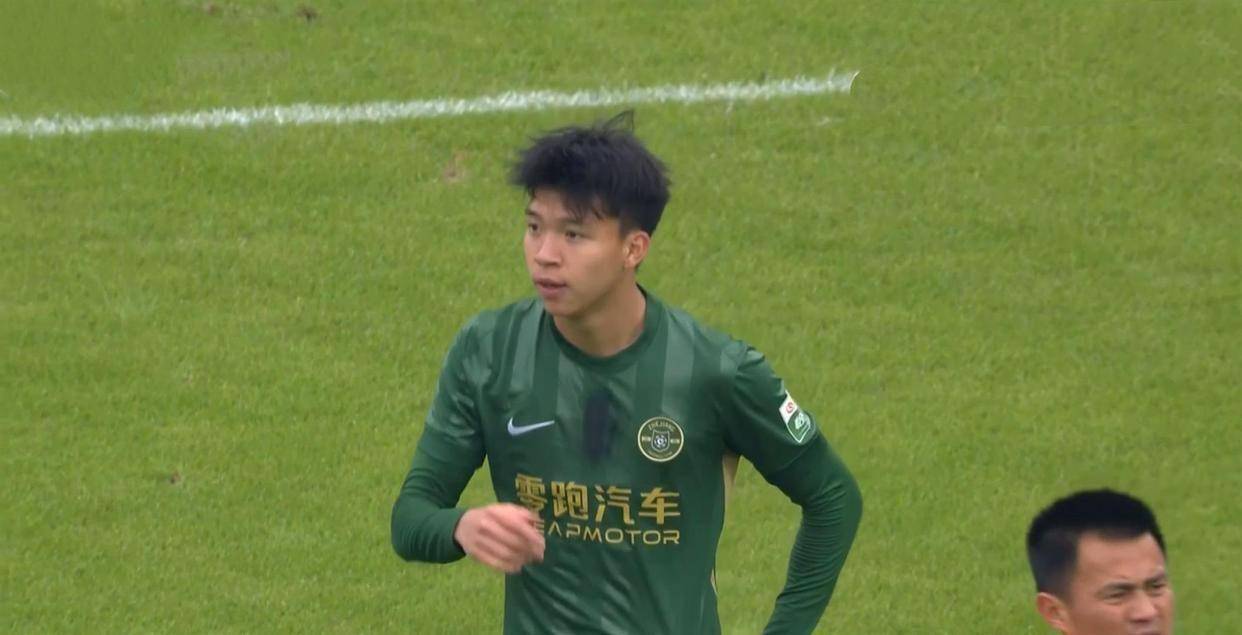 U23亚洲杯_U23亚洲杯直播_赛事直播LIVE2-0浙江队送郑智开门黑！米特里策传射降维打击门将李昊扑到怀疑人生