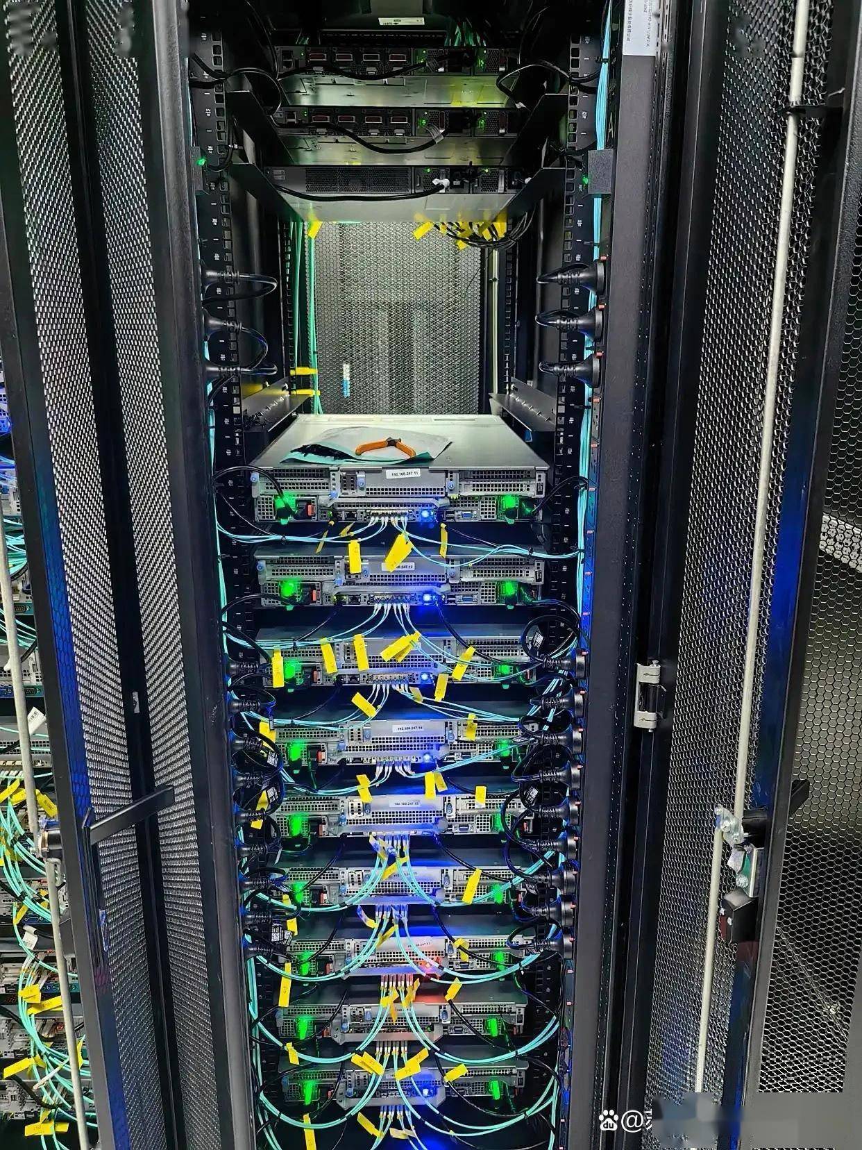 苏州1U服务器托管年付3500元超值方案解析：为企业降本增效这样也行？