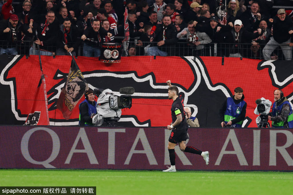 一气呵成，费迪南德社媒称赞埃泽进球：多么精彩的一记世界波！