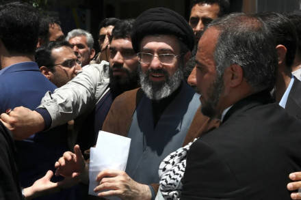 音频披露：穆杰塔巴因片刻之差幸免于难