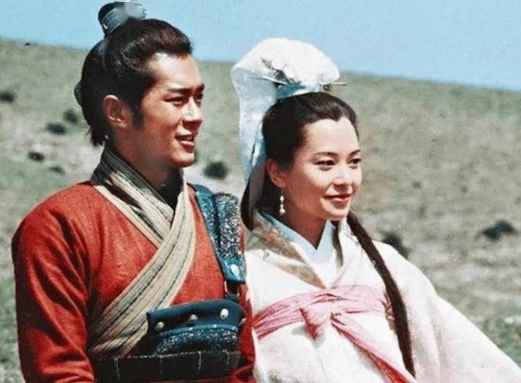 古天乐扶郭羡妮下楼梯惹CP粉不满！惨遭辱骂“绿茶小三”！本尊亲自反击