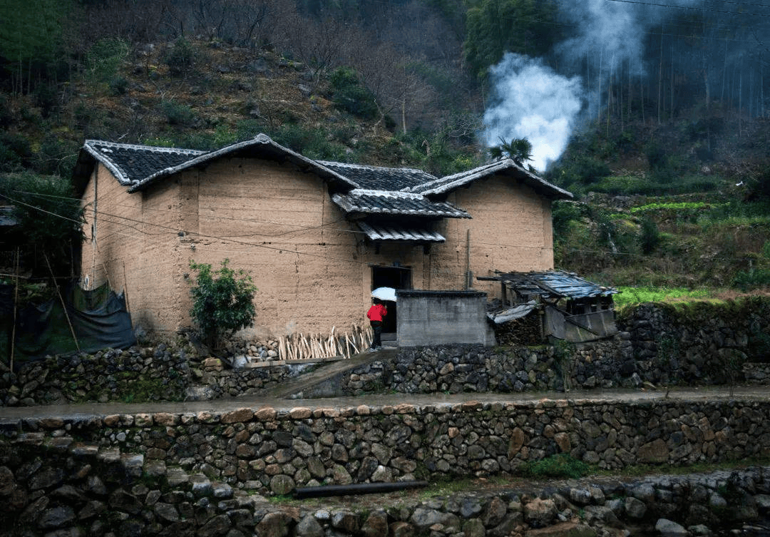 炊烟的颜色图片