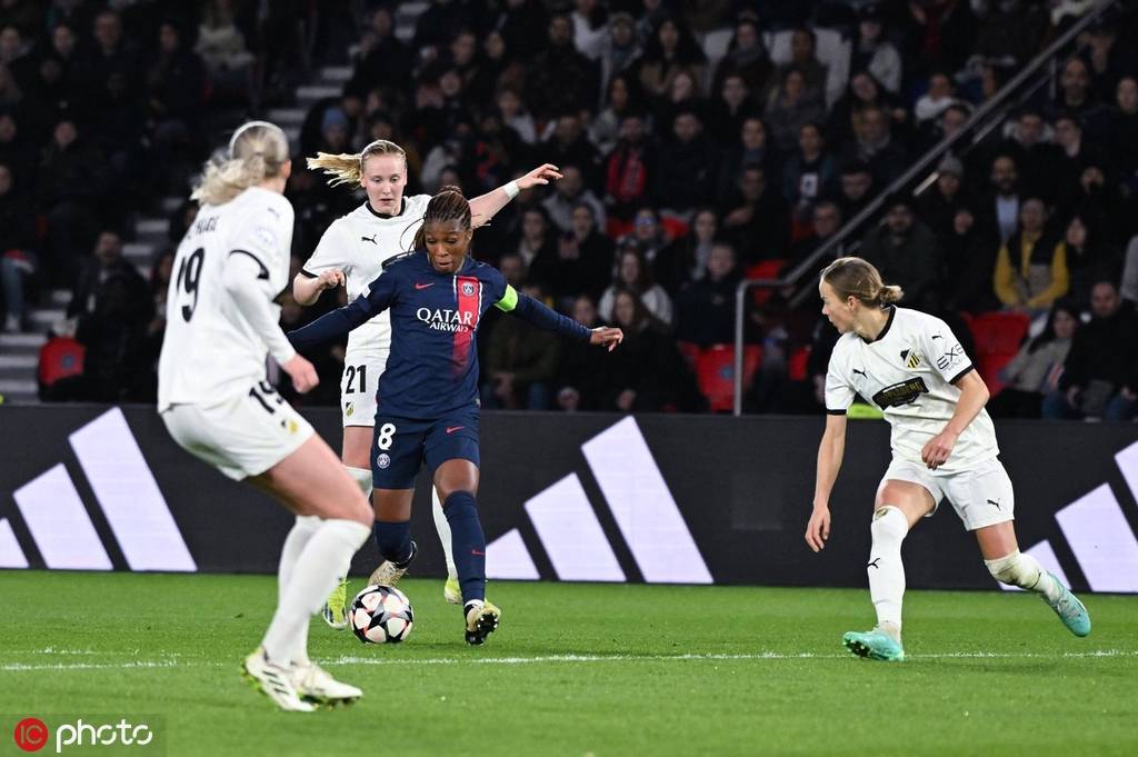 女足欧冠14决赛巴黎圣日耳曼女足30哈肯女足