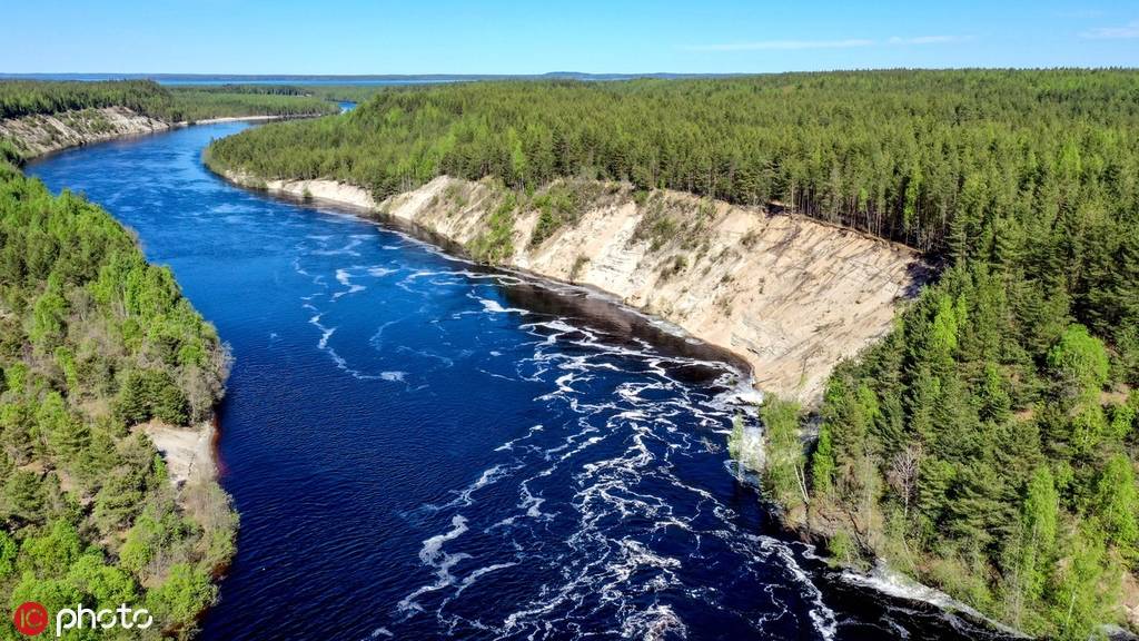 俄罗斯卡累利阿共和国春季到来 瀑布奔流而下