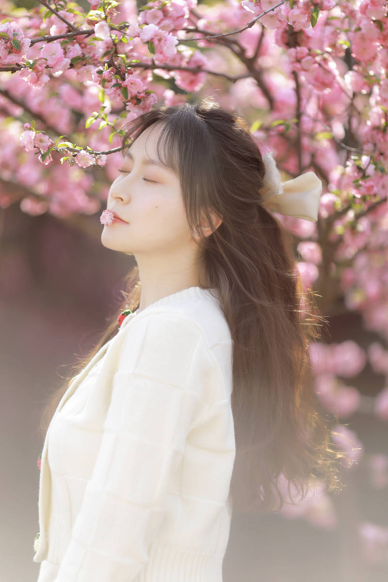 白衣长发笑靥如花,清新气质!