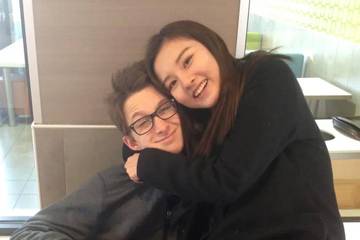 外国男子晒亲密合照寻找女星宋祖儿：“有过许多