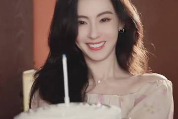 “欲女”张柏芝代言爱聊APP：后者被指“骗人感情全是拖”