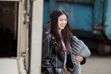 记者实测“恒小花”：隐藏式协议、自动信用授权