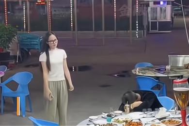 消费者购买飞毛腿充电宝突然爆炸 当事人：协商