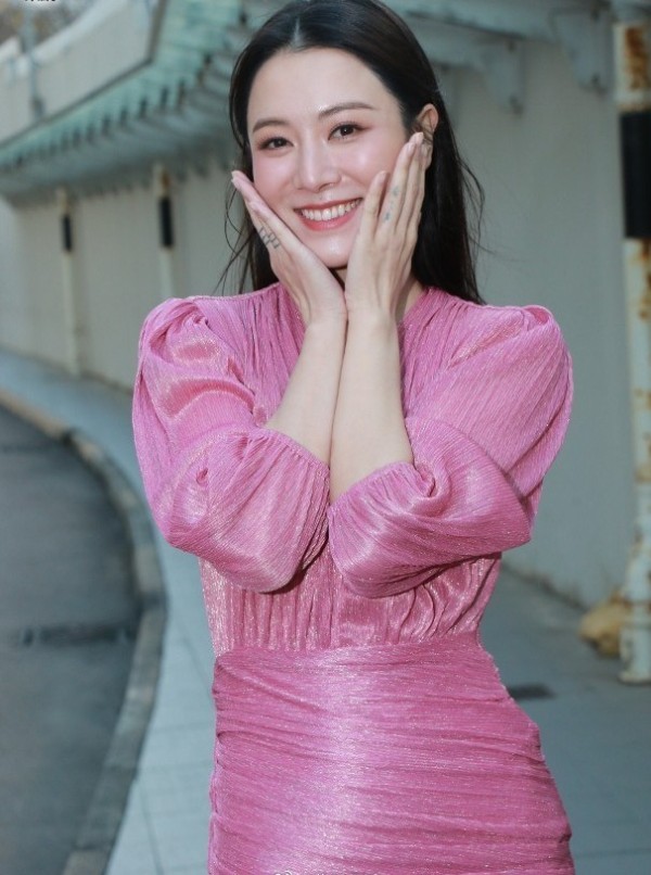 李宇春格雷系穿搭厚实保暖内搭高领毛衣气场十足