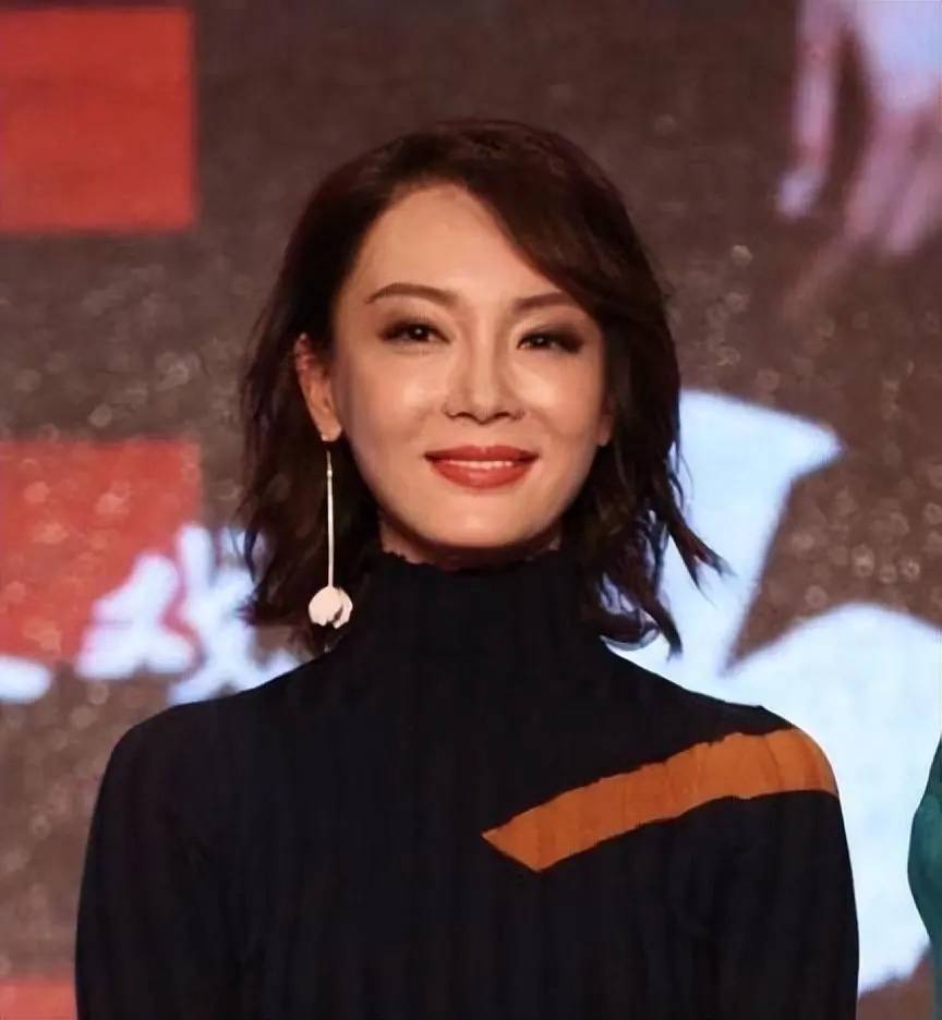 桃红,即使如今很少出演电影,也觉得我国对女演员的要求太严苛了.