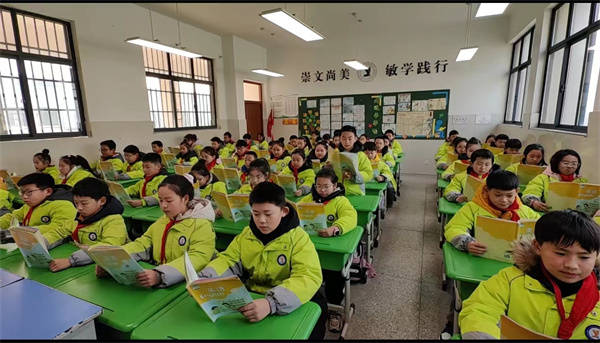 听英韵之声 享阅读之趣——盱眙县实验小学开展英语整班朗读比赛