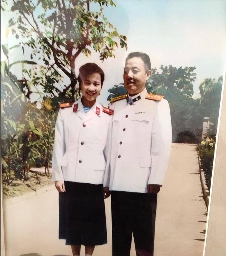 任海军政委,再三考虑:难完成重托,请分配副职_回海军_肖劲光_振华