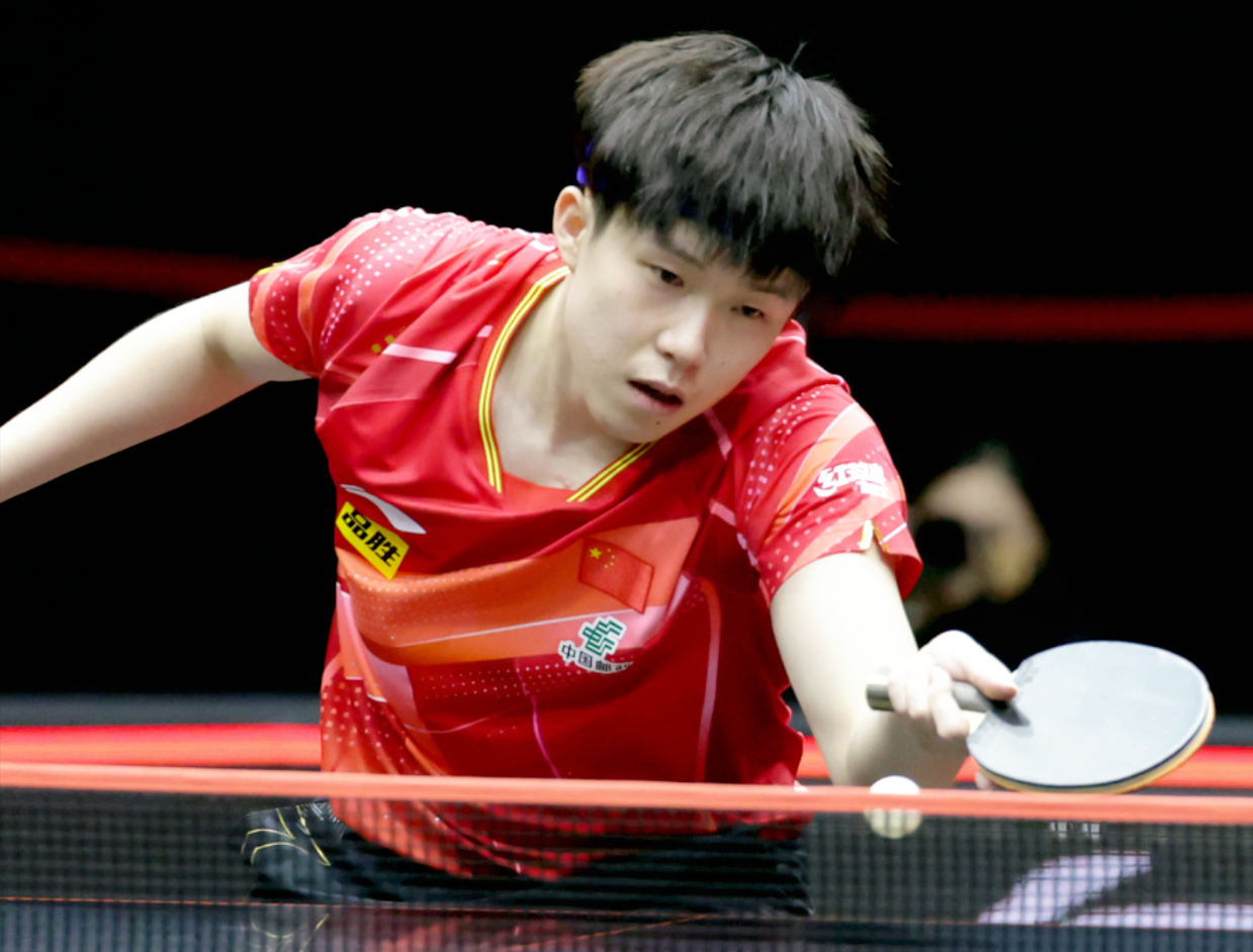 乒乓球总决赛落幕！樊振东0-4惨败崩盘，王楚钦完胜夺男单冠军_