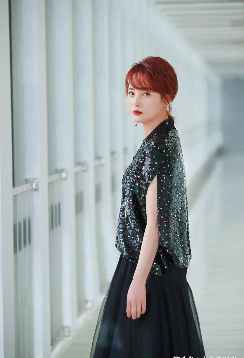 现如今的蒋勤勤虽说在年龄上也有着44岁的年纪了,但是状态方面依旧