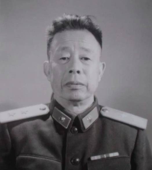 这位中将想辞去总政治部副主任,以减少副职,没获准