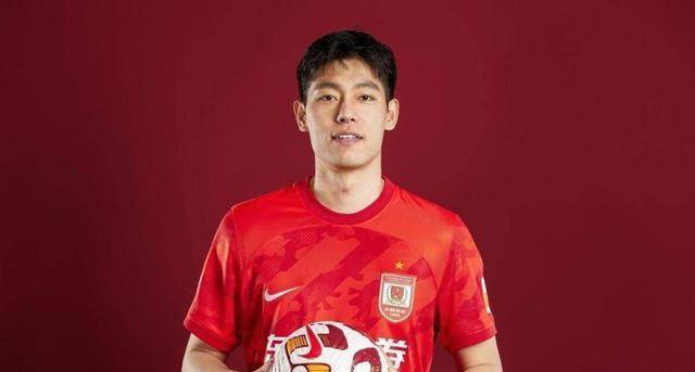 32岁"锋卫摇摆人"毕津浩自由身加盟泰山,与崔康熙再度合作_中锋_上海