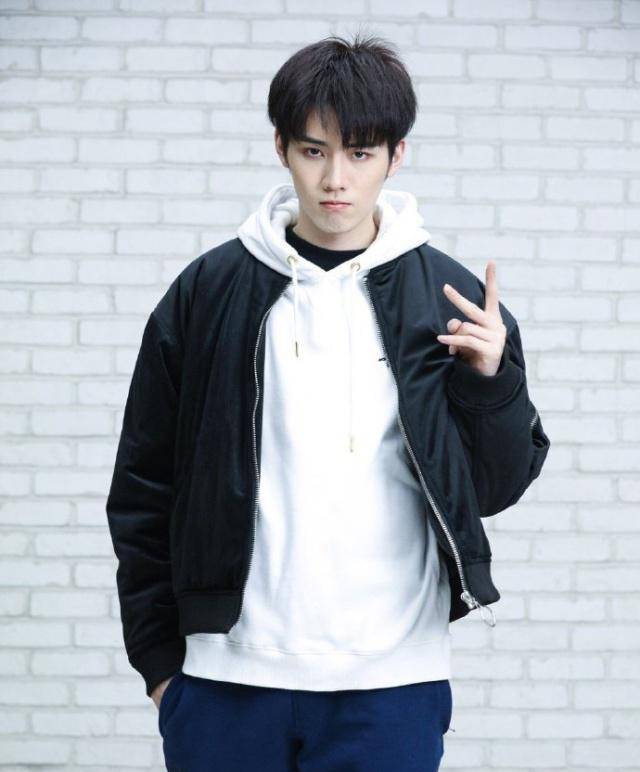 创造营成团门面担当:李昀锐不输何洛洛,任豪牛超更具偶像气质_舞台
